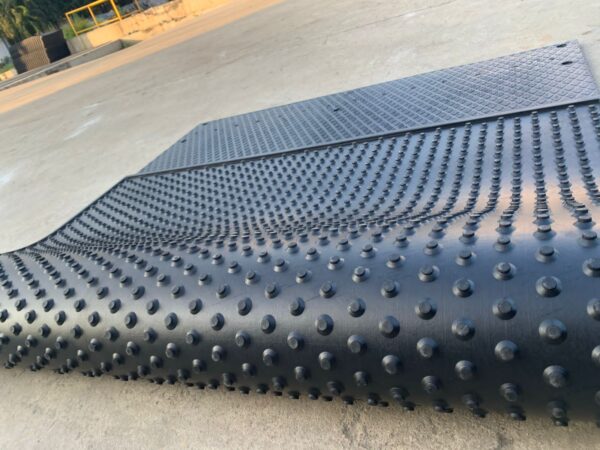 Rubber Cow Mat 4 feet x 6.5 feet WITH LOCK of 17mm Thickness.