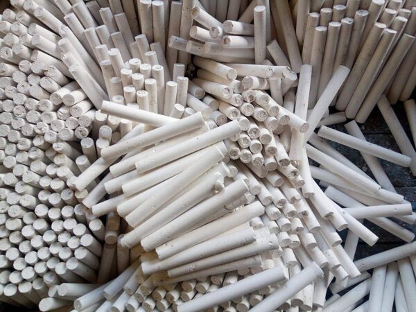Siddhi White Dustfree Chalks for Black Boards, Green Boards, Cement Floors etc. -Pack of 100 - Image 2