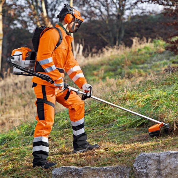 Stihl FR-3001 Backpack Brush Cutter 1.1HP, 2 Stroke 30.5cc with 2 T Blade - Image 2